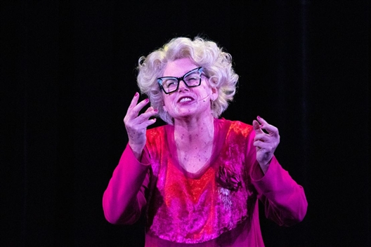 Ouma en die ou koeie